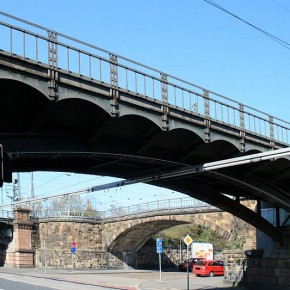 Eisenbahnbrücke_Further_Straße
